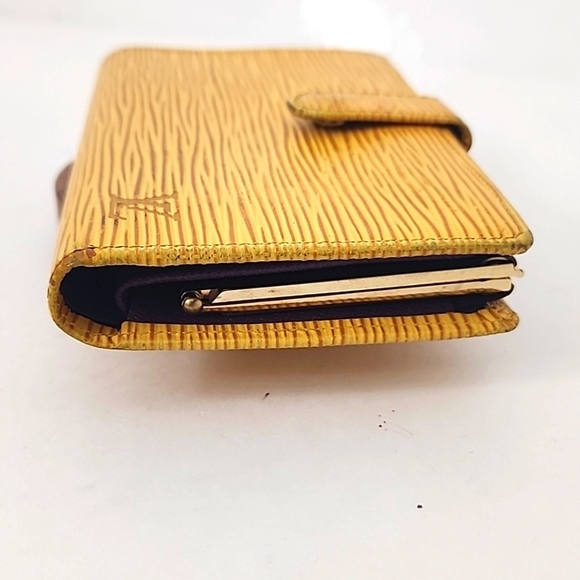 Louis Vuitton Yellow Epi Leather Kiss Lock Bifold Wallet - Picture 8 of 14